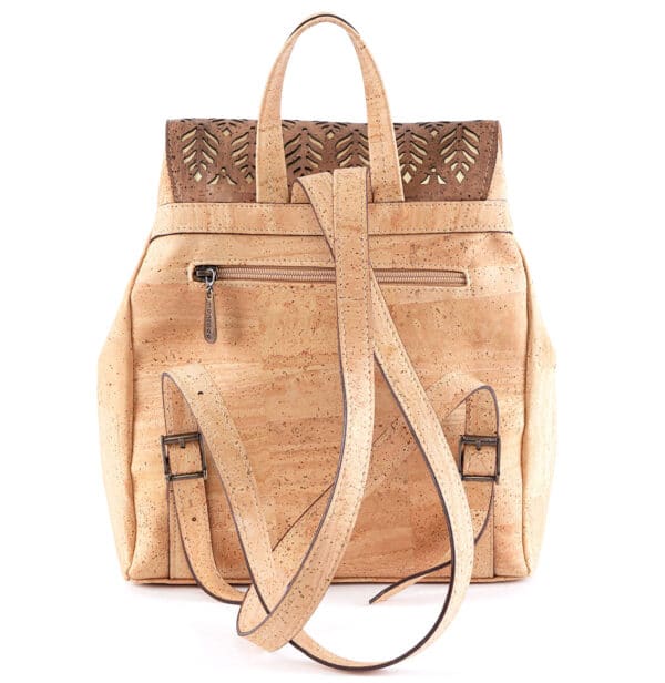 Kork-Rucksack «Folha» von Montado mit Lasercut-Muster