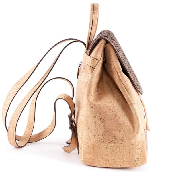 Kork-Rucksack «Folha» von Montado mit Lasercut-Muster